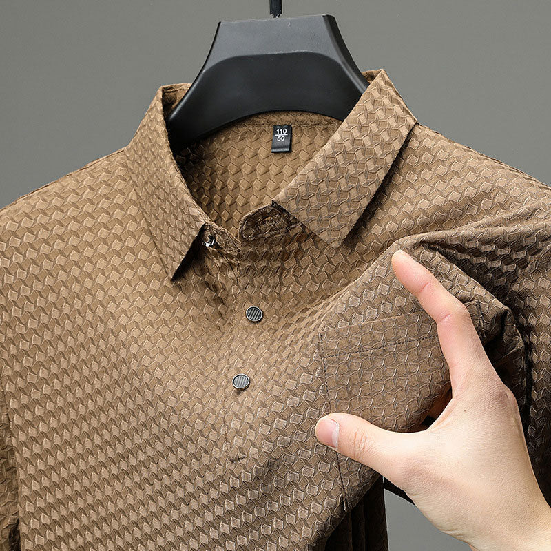 Camisa Texturizada Manga Corta para Hombre en color marrón