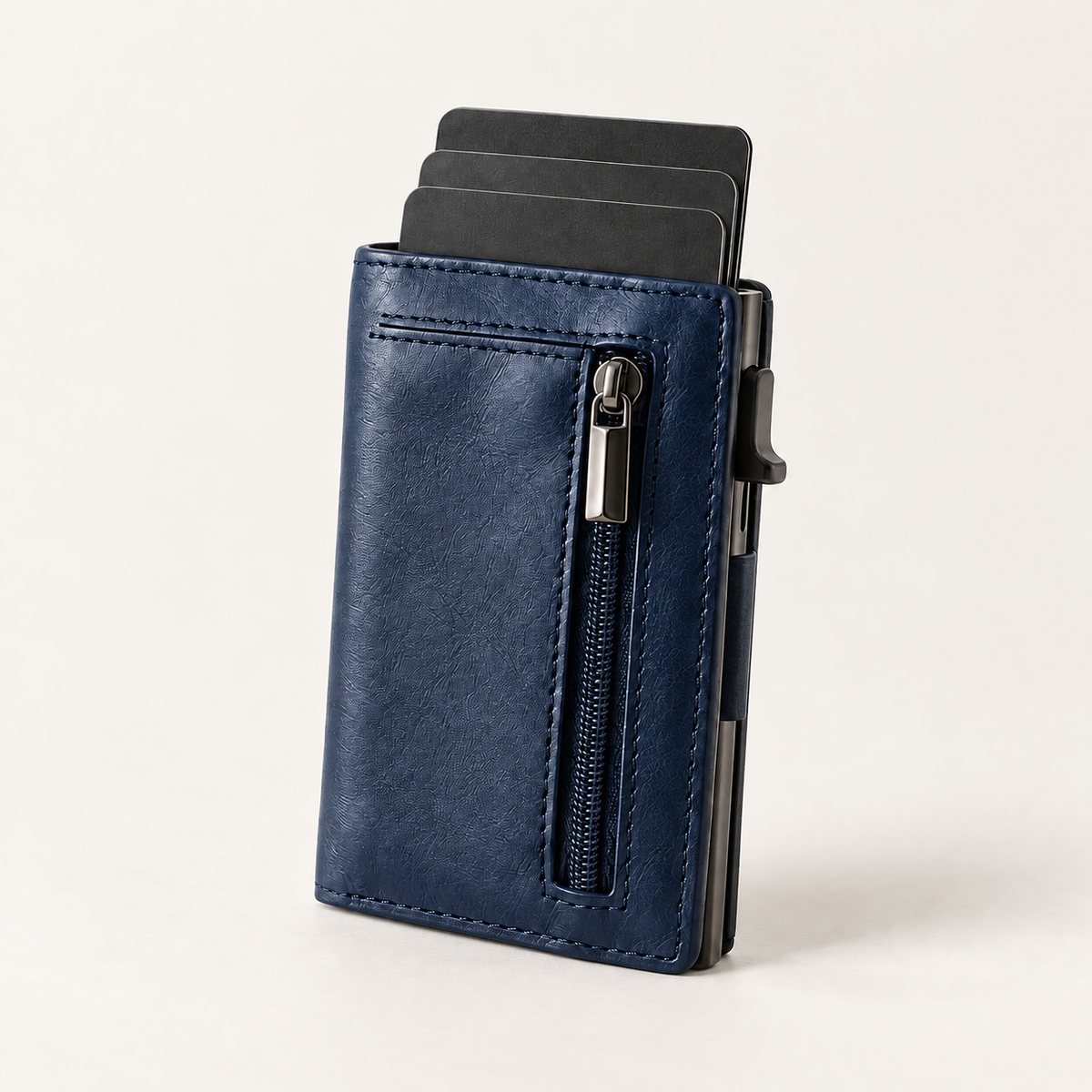 Cartera slim azul de cuero y aluminio con tarjetas escalonadas