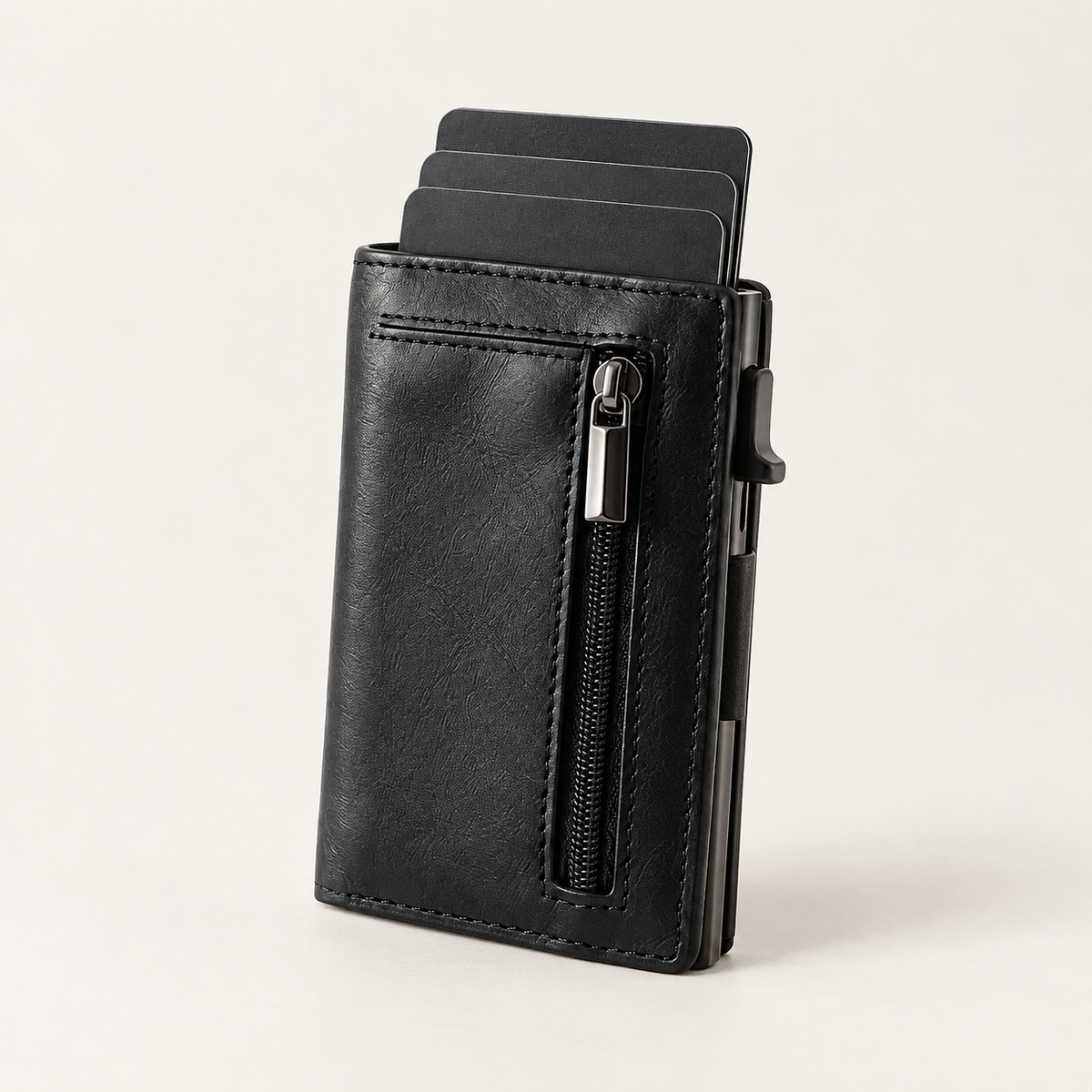 Cartera slim negra de cuero y aluminio con tarjetas escalonadas