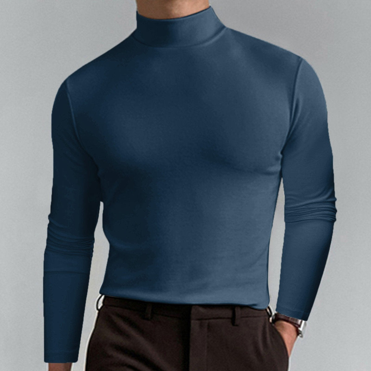 Playera Cuello Alto Slim Fit para Hombre Manga Larga en color azul marino