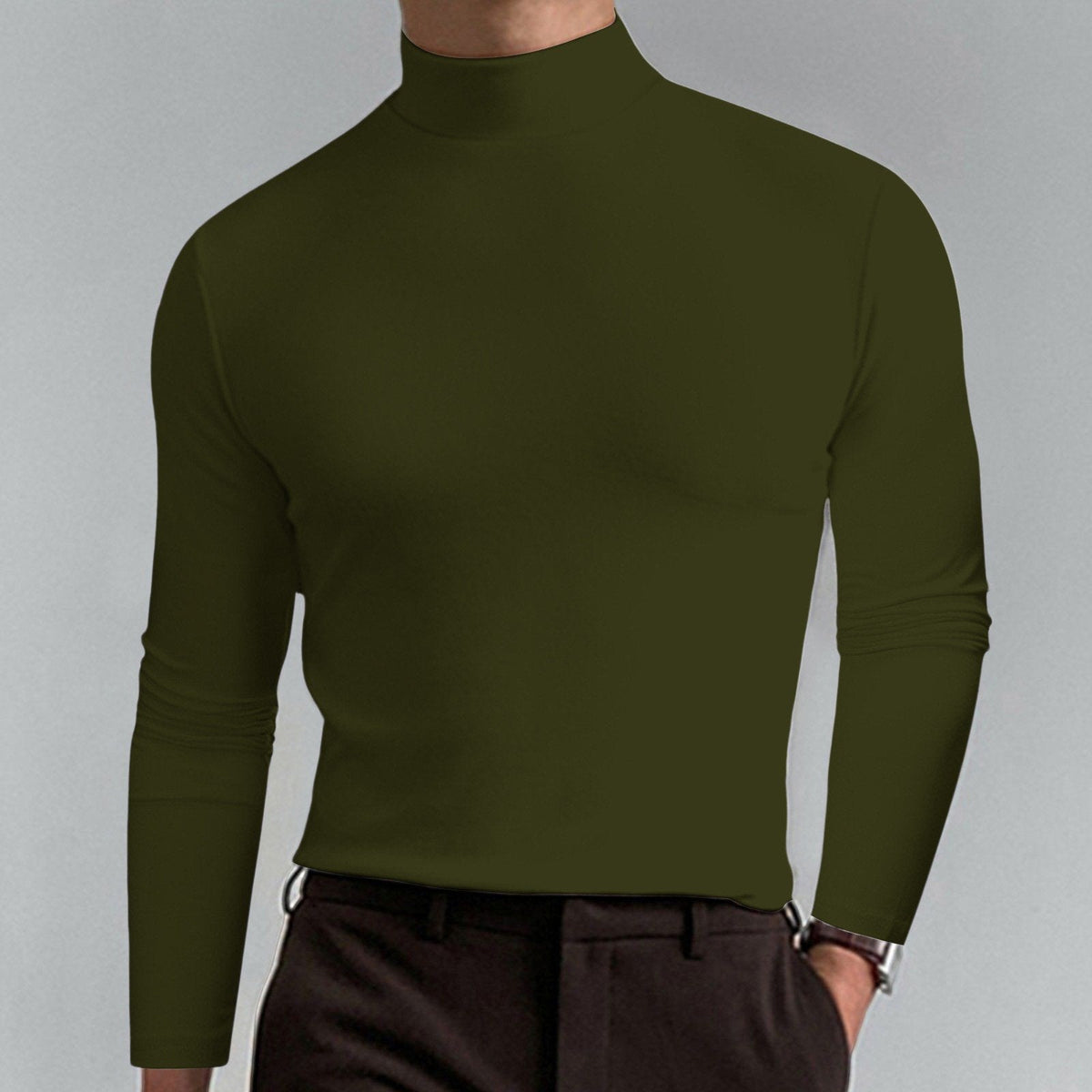 Playera Cuello Alto Slim Fit para Hombre Manga Larga en color verde militar