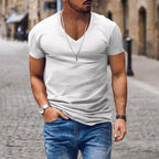 Playera Cuello V Slim Fit para Hombre con Collar de Regalo en color blanco