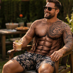 Playera con Estampado de Músculos y Tatuajes para Hombre - vista 3