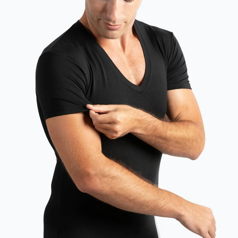 Camiseta de cuello en V ajustada para hombre