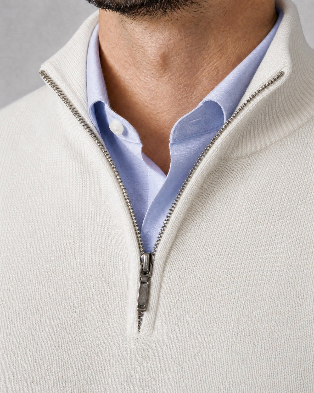 Suéter de Punto Fino para Hombre con Cuello Alto y Medio Cierre
