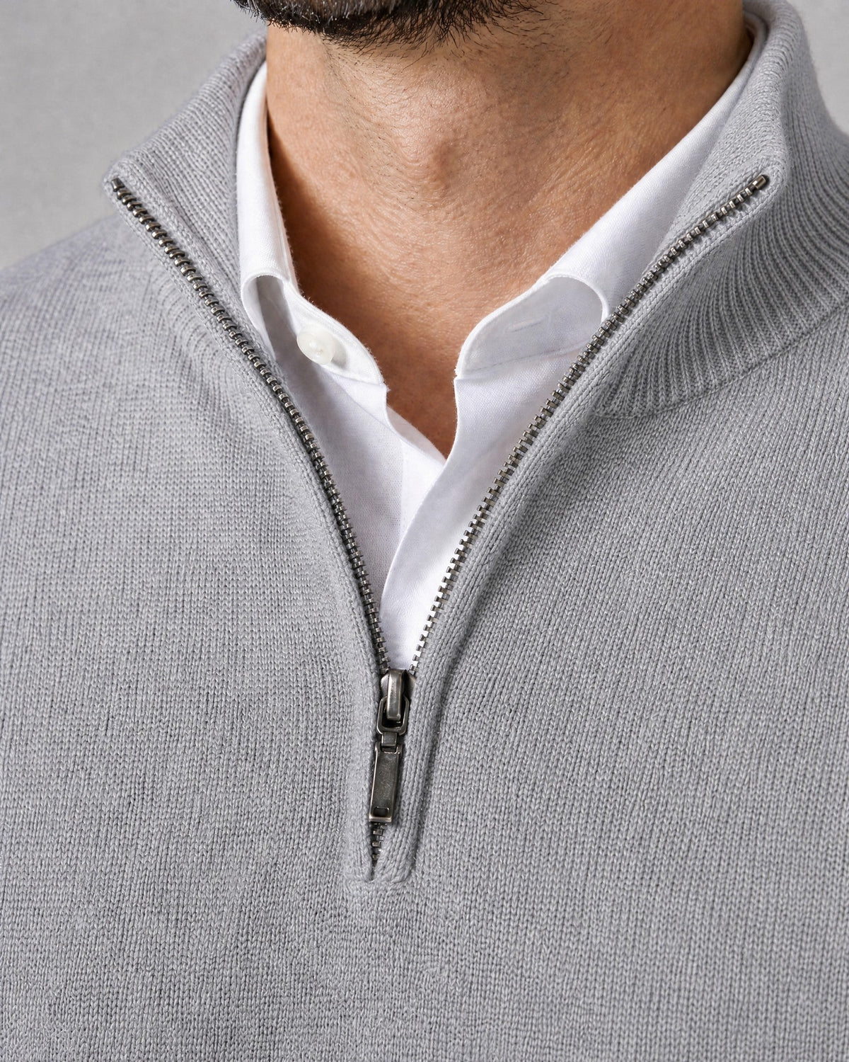 Suéter de Punto Fino para Hombre con Cuello Alto y Medio Cierre