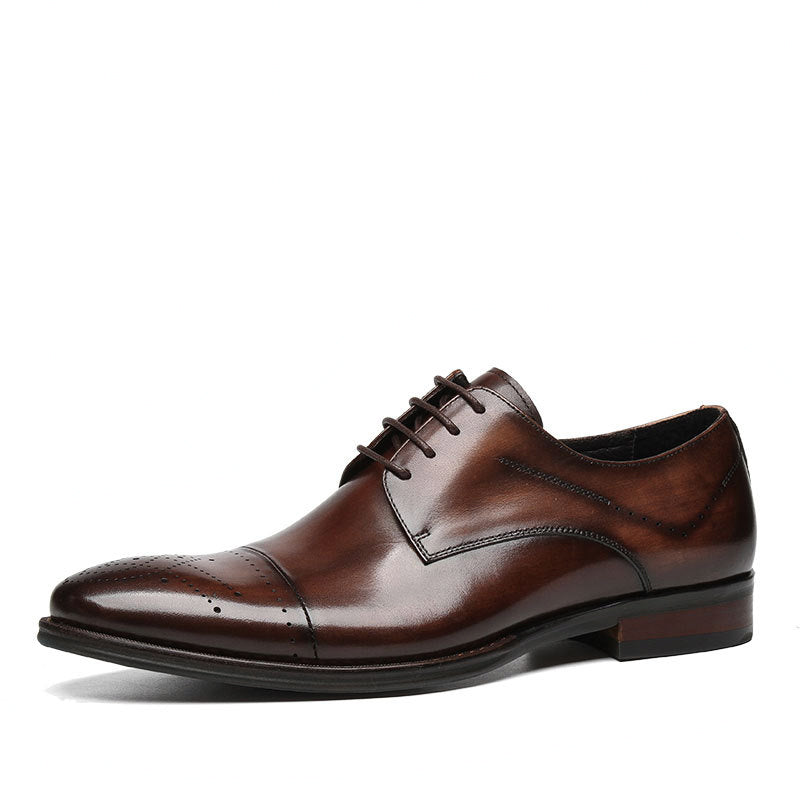 Zapatos de Vestir de Piel Perforada para Hombre en color marrón